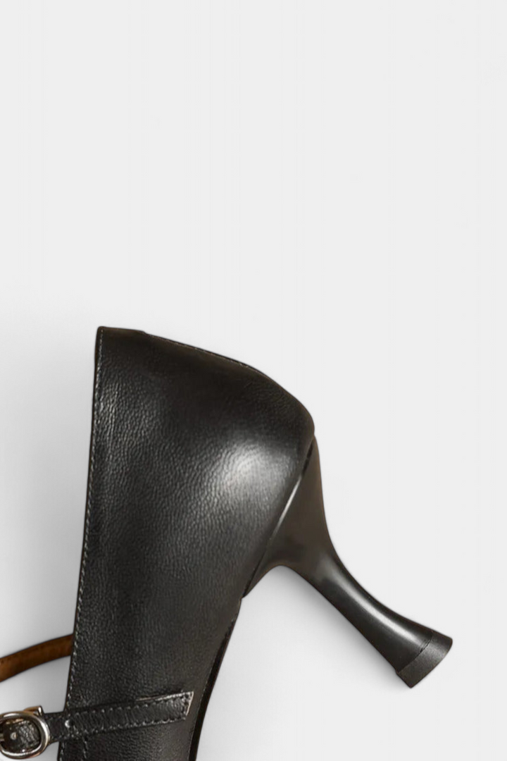 Zulema Escarpins T-Bar à Pointe Fine et Talon Stiletto