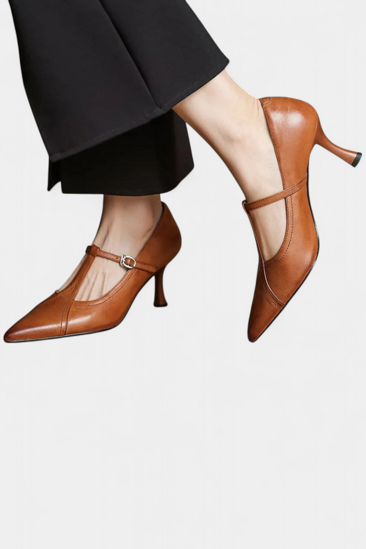 Zulema Escarpins T-Bar à Pointe Fine et Talon Stiletto