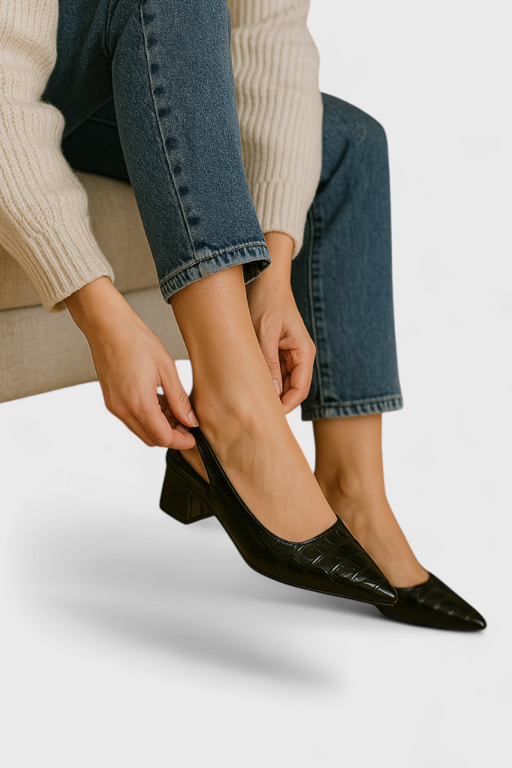 Ava Escarpins à Bout Fin et Talon Carré Effet Crocodile