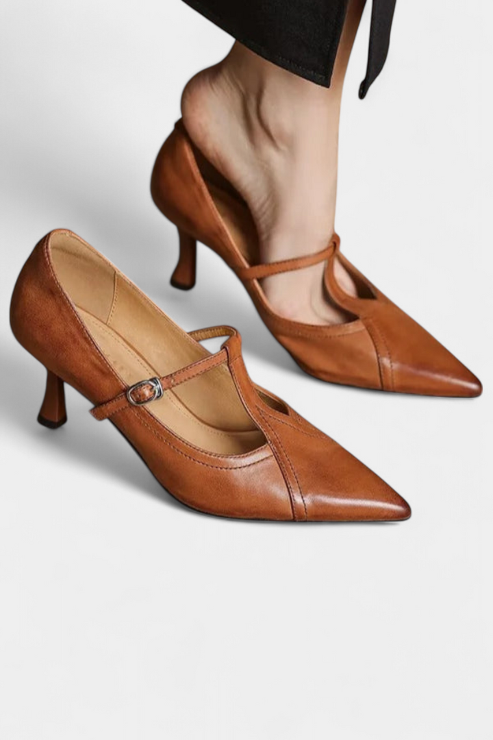 Zulema Escarpins T-Bar à Pointe Fine et Talon Stiletto