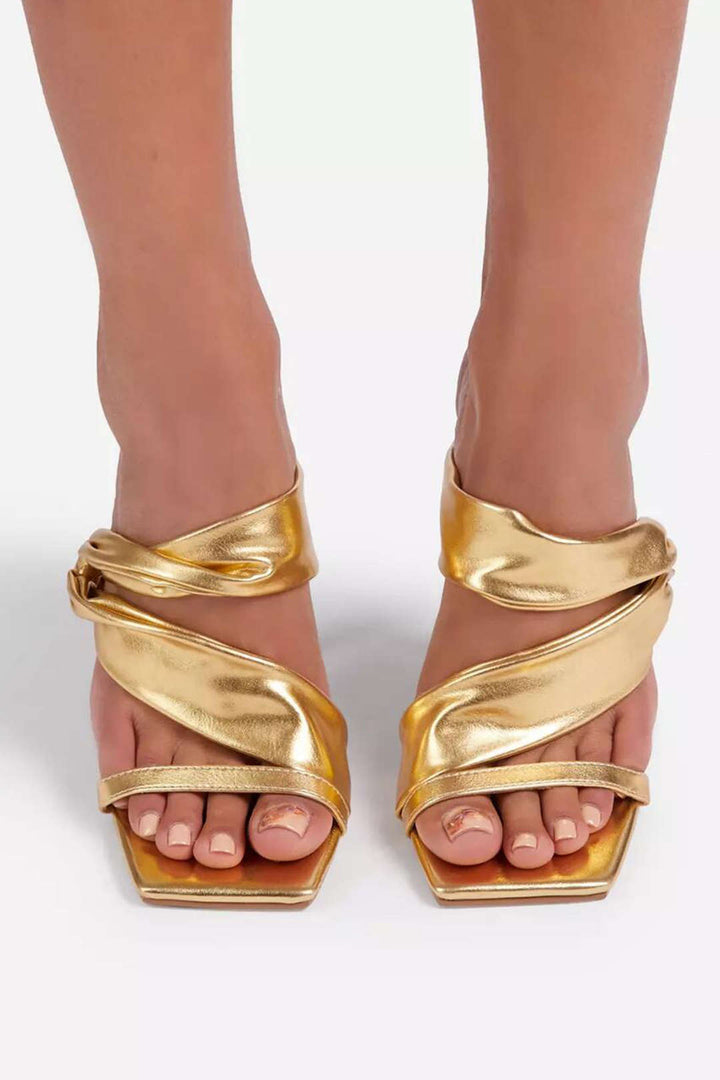 Sarah Sandales à talons hauts avec bout carré en métal froissé