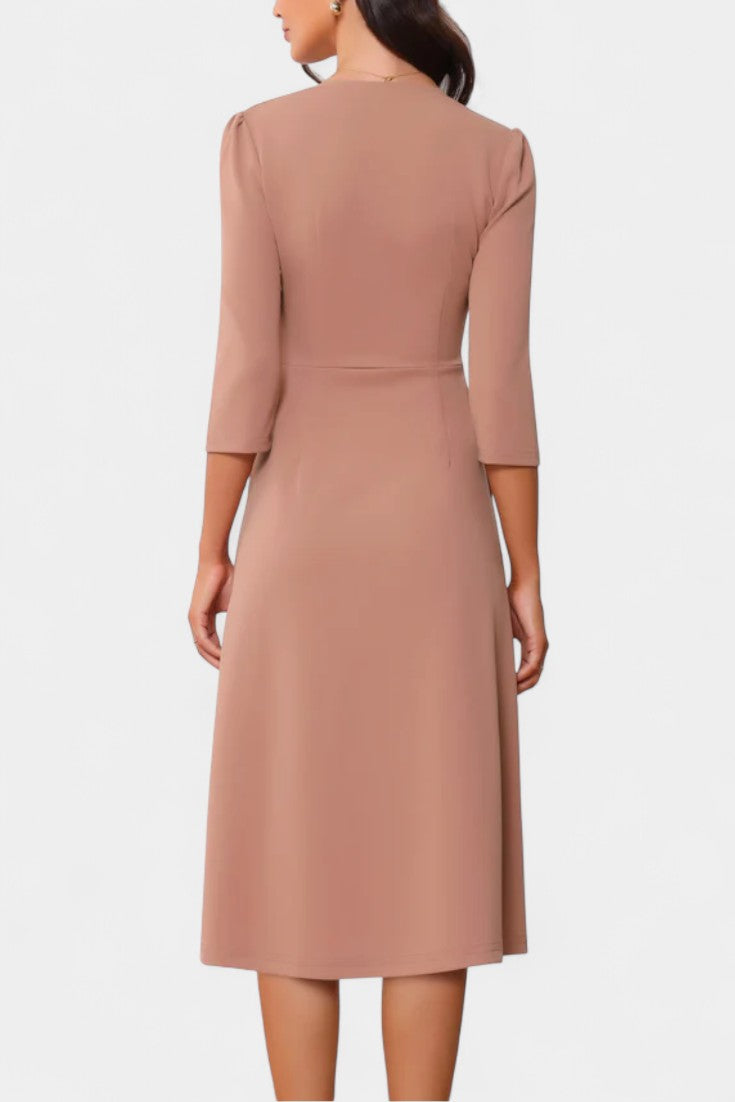 Nairi Robe Ligne A Unie à Encolure Échancrée et Manches Trois-Quarts