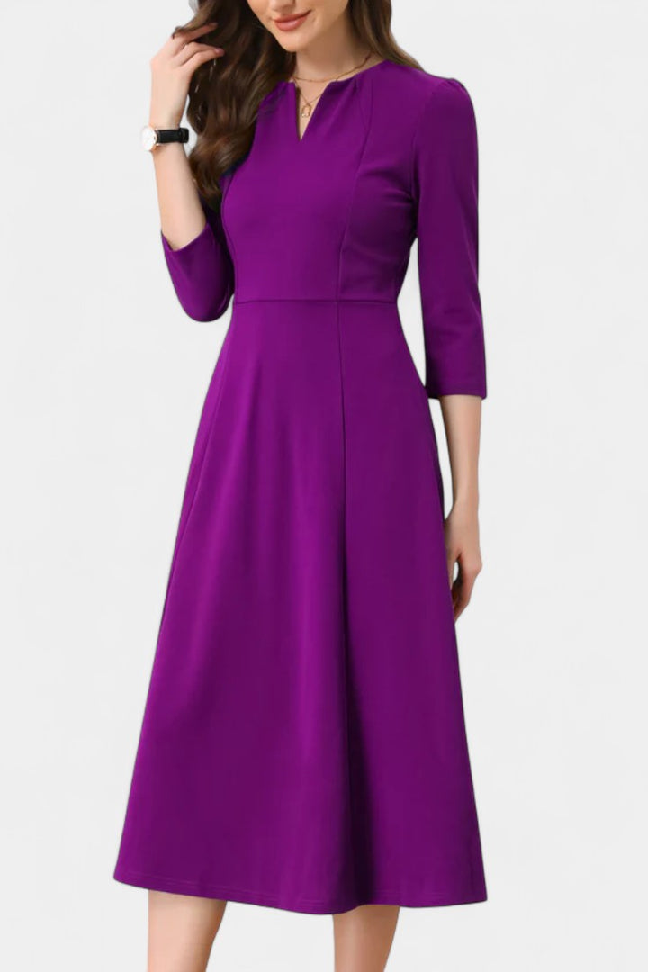 Nairi Robe Ligne A Unie à Encolure Échancrée et Manches Trois-Quarts