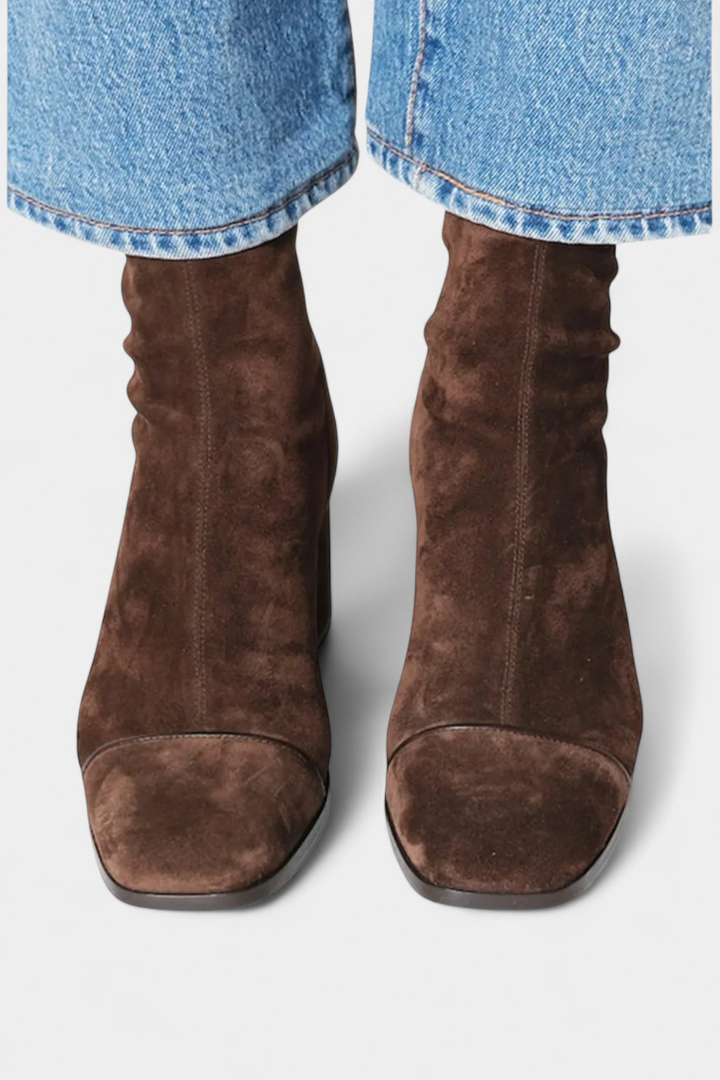 Erica Bottes Modernes à Talon Épais et Silhouette Intemporelle