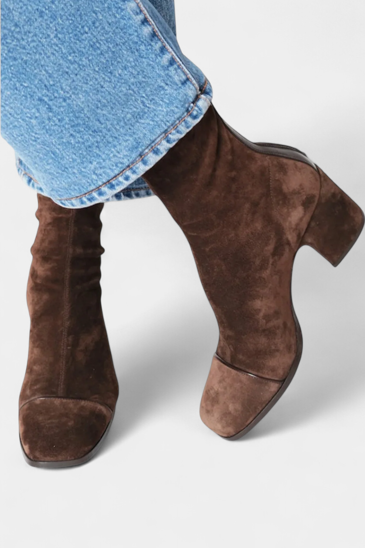 Erica Bottes Modernes à Talon Épais et Silhouette Intemporelle