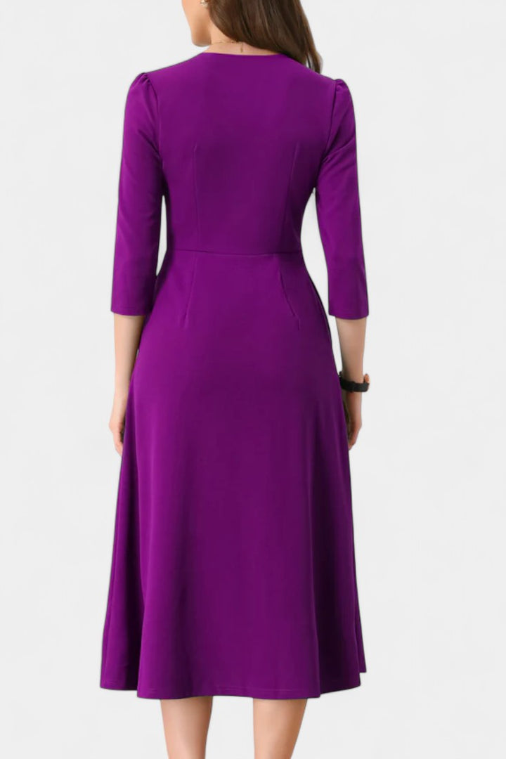 Nairi Robe Ligne A Unie à Encolure Échancrée et Manches Trois-Quarts