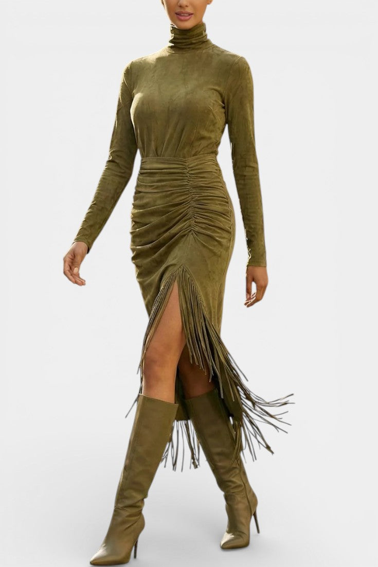 Solaria Robe Longue en Suédine à Col Montant et Franges Drapées