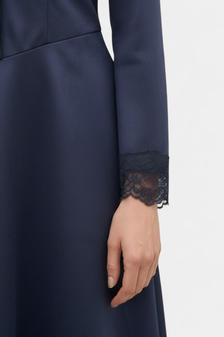 Maravilla Robe Longue en Suédine avec Col Chemise et Dentelle