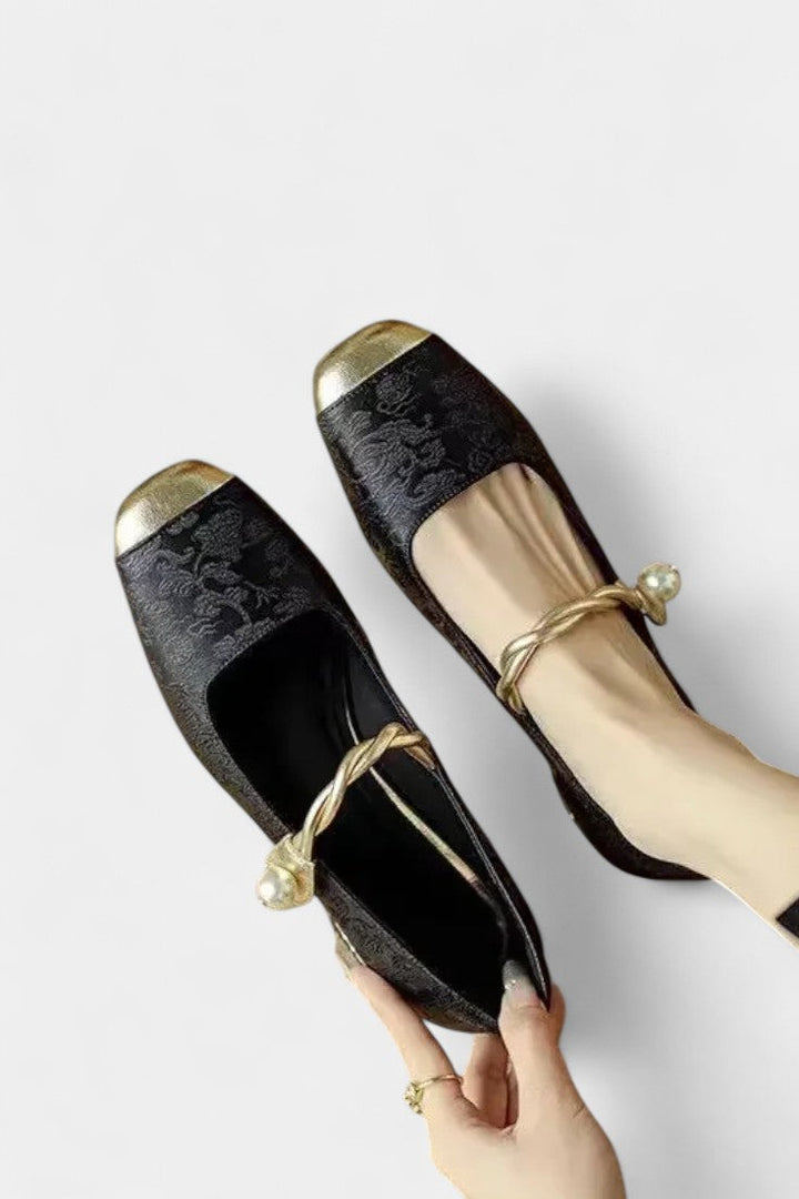 Mestelle Mary Janes Vernis à Talons Carrés et Détails Perlés