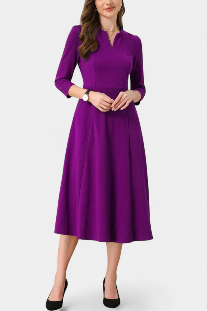 Nairi Robe Ligne A Unie à Encolure Échancrée et Manches Trois-Quarts