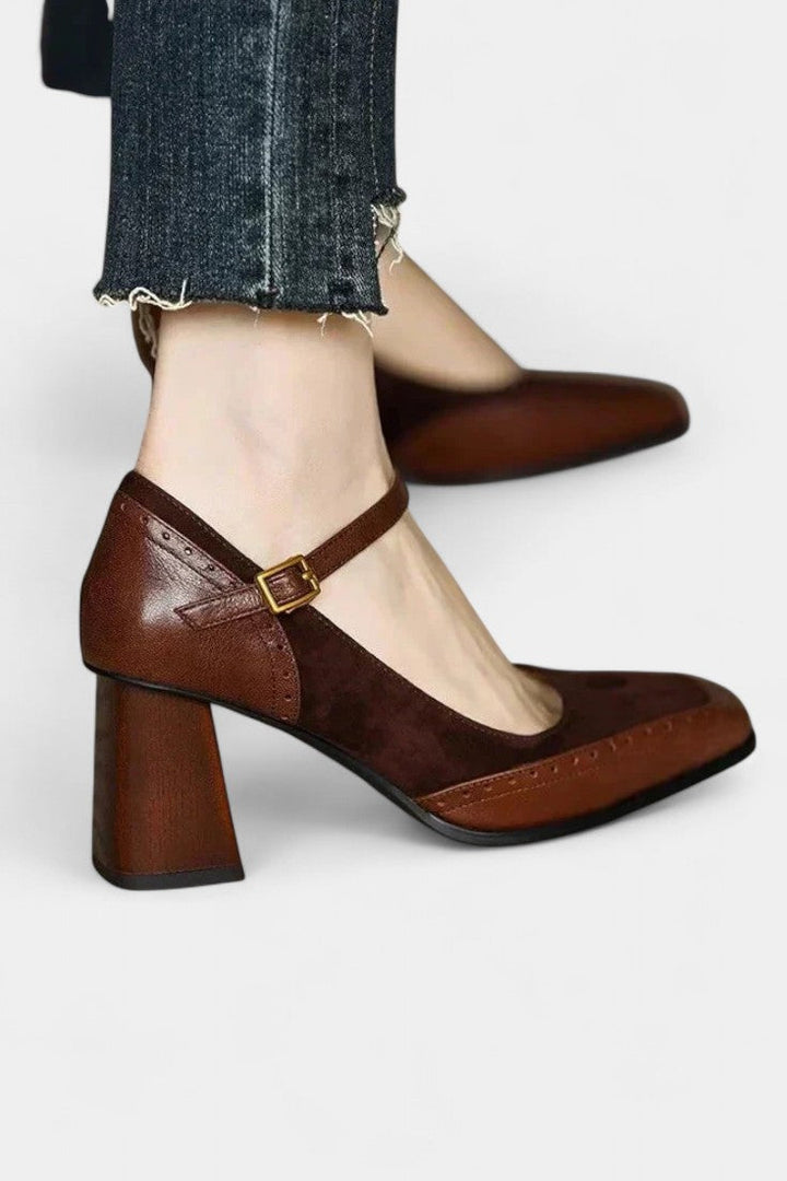 Florence Mary Janes à Bout Carré et Détails Brogue Élégants
