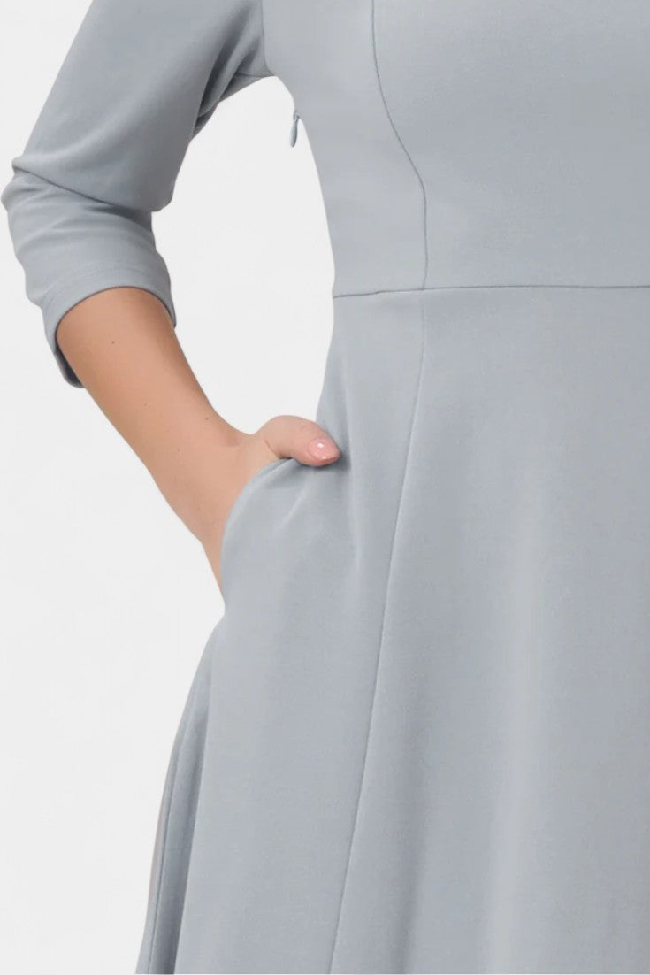 Nairi Robe Ligne A Unie à Encolure Échancrée et Manches Trois-Quarts