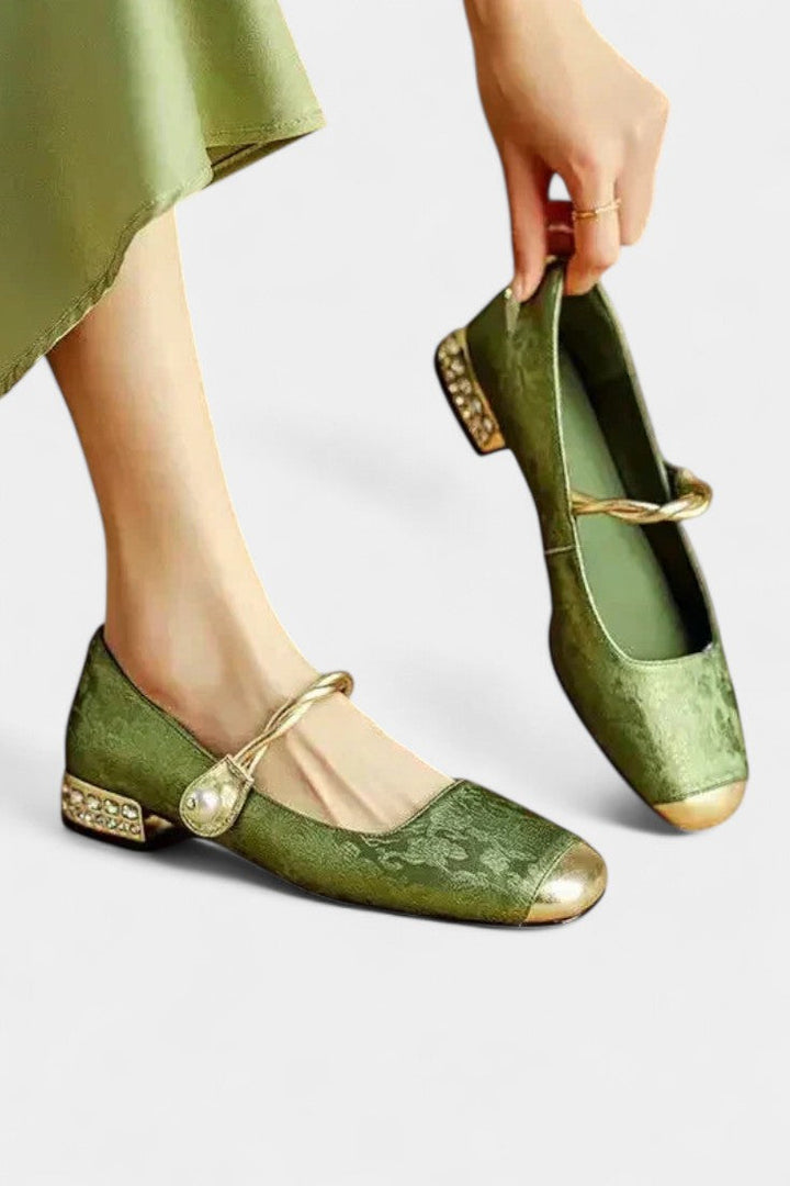 Mestelle Mary Janes Vernis à Talons Carrés et Détails Perlés