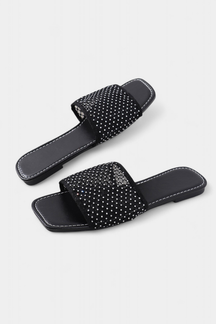 Sandales Iva Plates en Maille Brillante avec Bout Carré