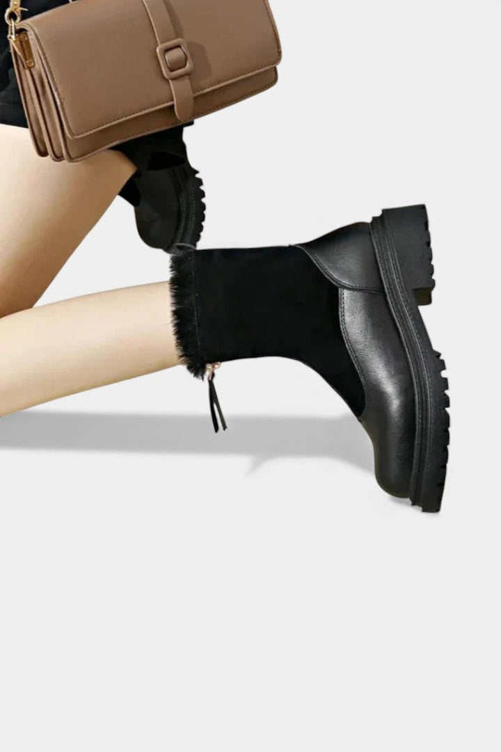 Gertrud Bottines à Semelle à Crampons et Bord en Fourrure