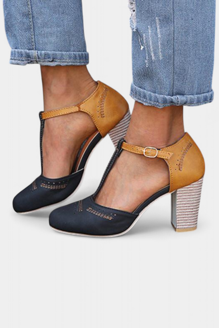 Mira Talons Blocs avec Bride en T et Détails Perforés